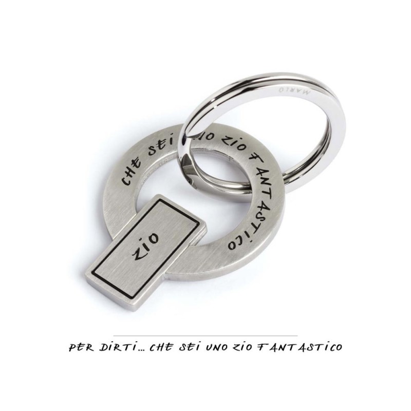 S.STEEL KEY RING S.Steel keyring, mat finishing with black enamel writting :"Per dirti ...che sei uno zio fantastico"Diameter