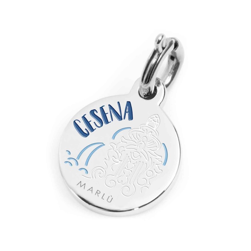 S.STEEL CHARM CESENA S.steel round charm with Cesena city's symbols image. On the front side lettering in black enamel "Nel mio"