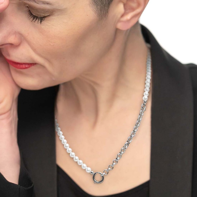 S.STEEL NECKLACE REGULAR PEARLS CHAIN S.steel necklace with regular pearls 6,20 mm diameter. At one end CHI0087-7 welded on s.st