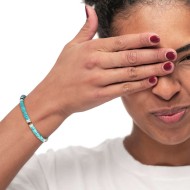 Bracciale con dischetti turchesi occhio di tigre e conchiglie bianche