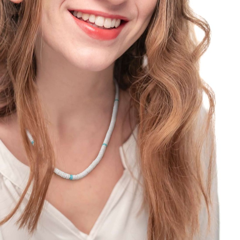 S.S. NECKLACE WHITE PUKA SHELL AND TURQU S.steel necklace box rounded chain 0,60 mm width with white puka shell beads 5,30/5,60