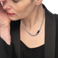 Collana con elemento in pietra