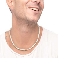 Collana con pendente e collana con pietre a rondelle