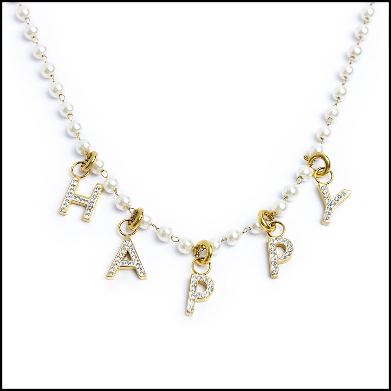 Collana con perle e lettera con cristalli