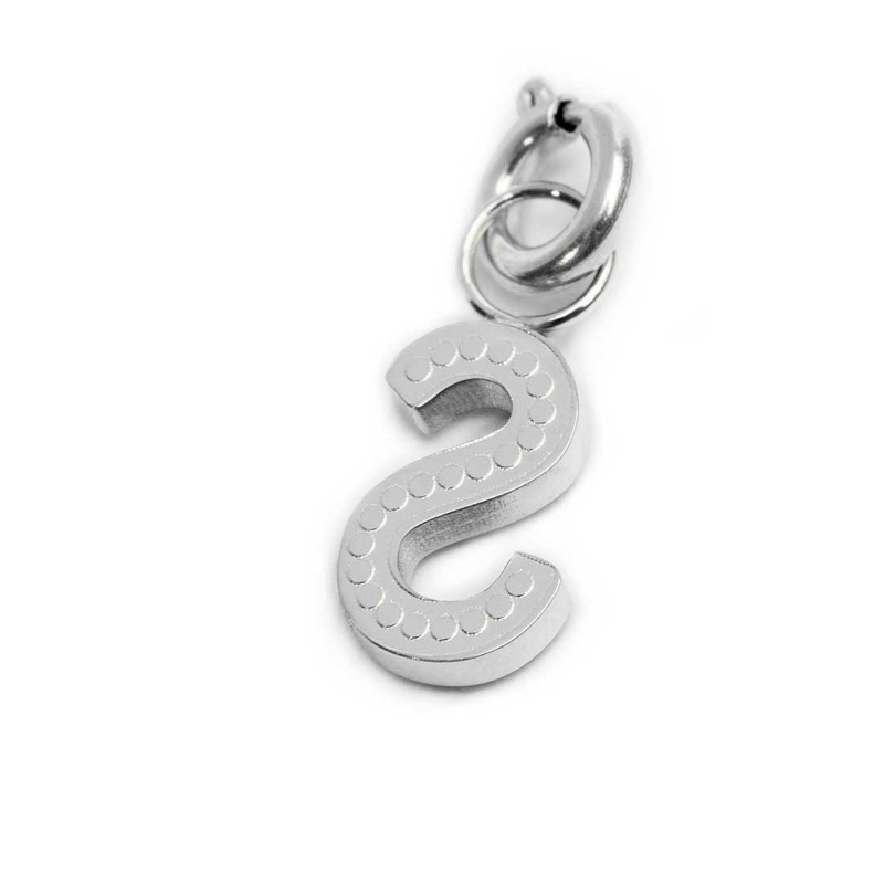 Collana con perle e lettera con cristalli