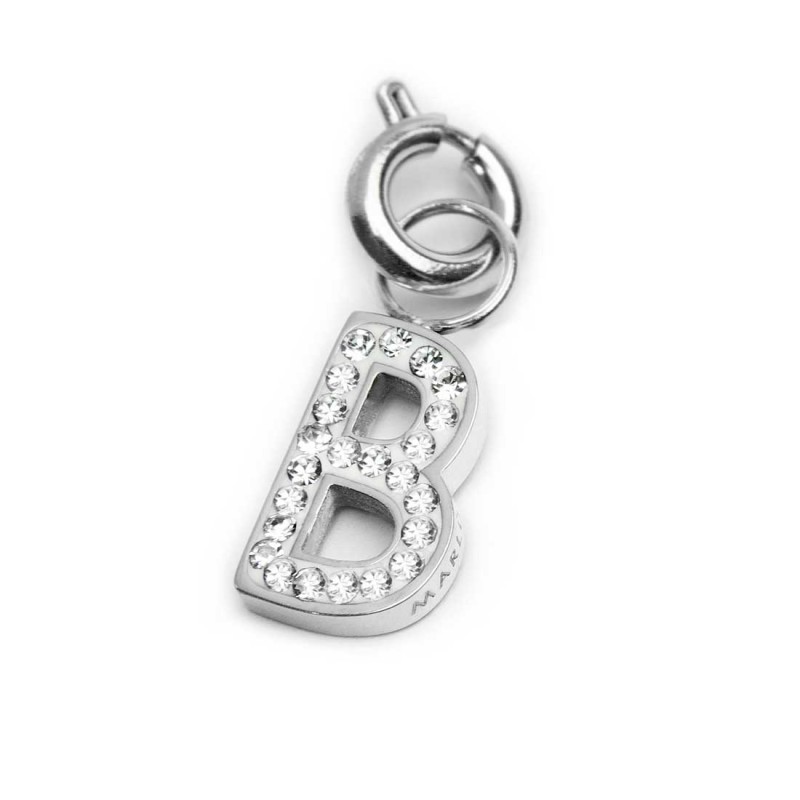 Collana con perle e lettera con cristalli