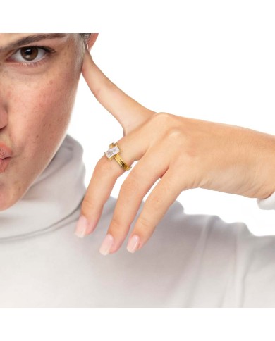 Anello con zircone baguette