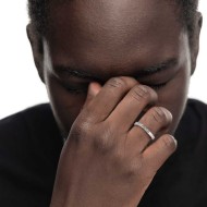 Anello squadrato con zirconi