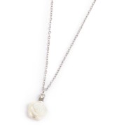 S.S. NECKLACE CROSS CHAIN WITH MOP ROSE SHAPE PEND S.steel necklace with cross chain 1,20 mm width. On the center pendant with m