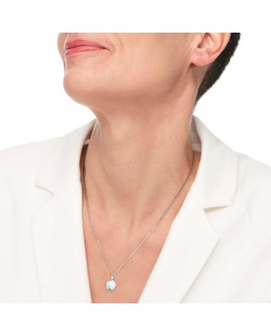 Collana con rosa in madreperla