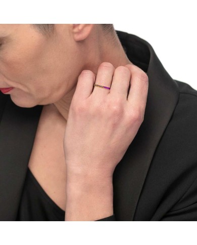 Anello con zirconi e smalto