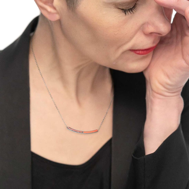 Collana con zirconi e smalto