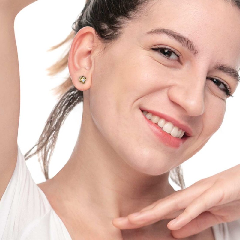 Orecchino a lobo conchiglia con perla