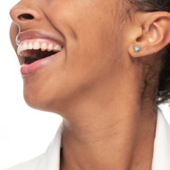 Orecchino a lobo conchiglia con perla