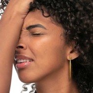 Orecchino pendente con catena snake