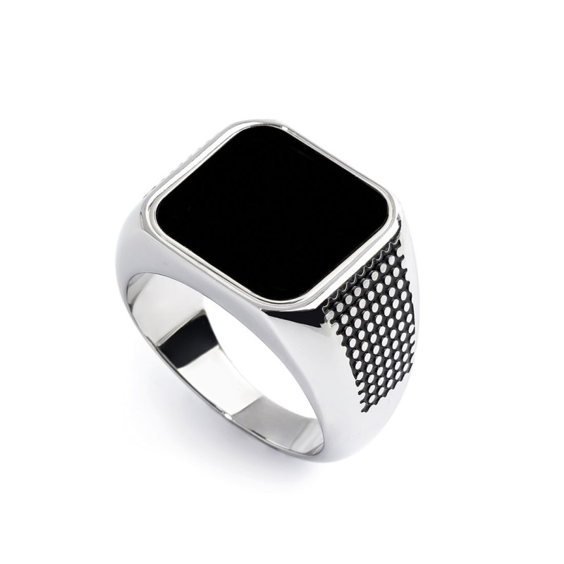 S.STEEL SQUARED PLATE BLACK ENAMEL Polished s.steel squared plate size 13,99*13,99 mm, 1 mm thickness with on the front side bla