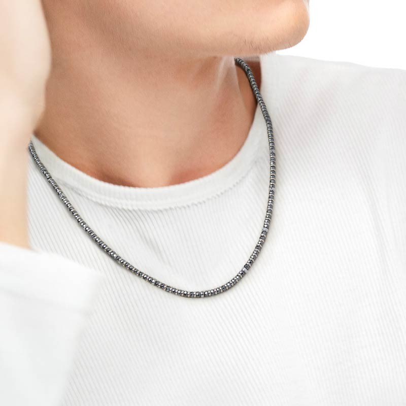 S.STEEL NECKLACE WITH HEMATITE S.steel necklace with box rounded chain, 0,80 mm thickness, with hematite chrome ip faceted spher