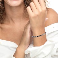 BRACELET WITH HEMATITE AND AGATA Steel chain bracelet with elements in hematite, faceted agate and 4 mm steel rings. Length 19/2