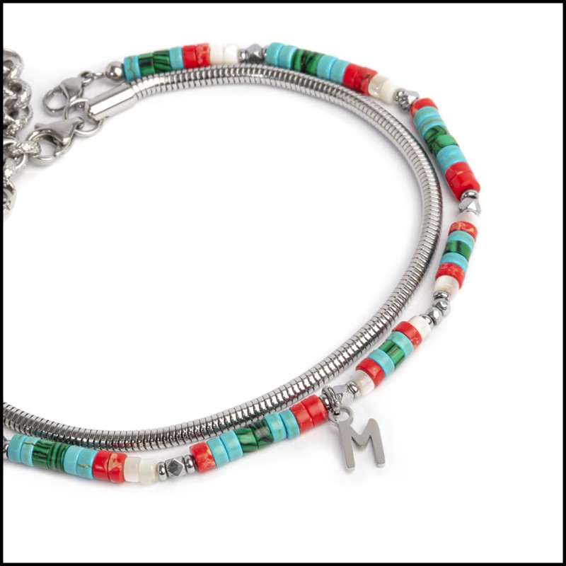 Cavigliere e charm lettera