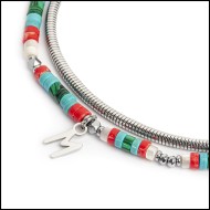 Cavigliere e charm lettera